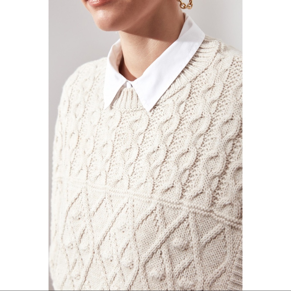 NWT Beige V Neck Woman Knitwear Sweater Medium - Picture 7 of 11